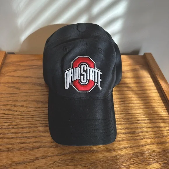 Ohio State Performance Cap - Picture 1 of 3